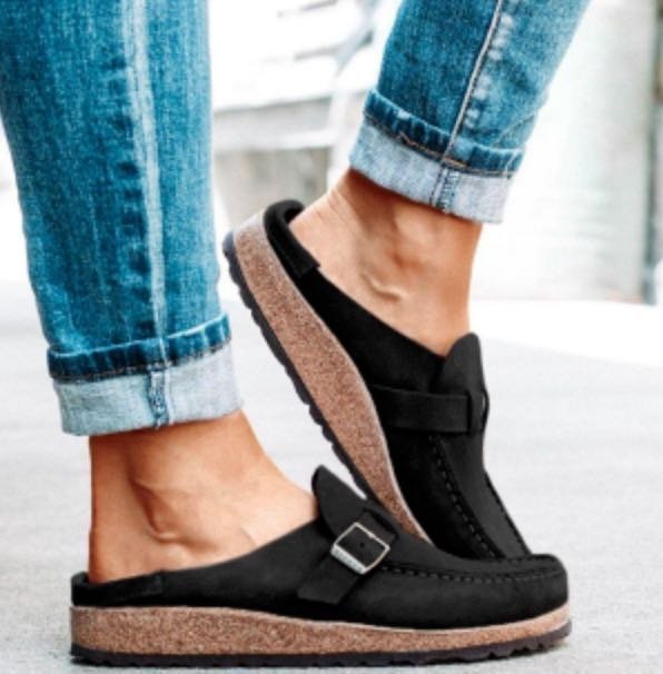 Donna - Casual suede loafers with elegant buckle