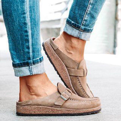 Donna - Casual suede loafers with elegant buckle