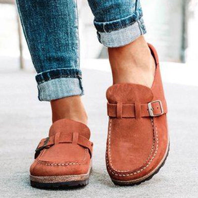 Donna - Casual suede loafers with elegant buckle