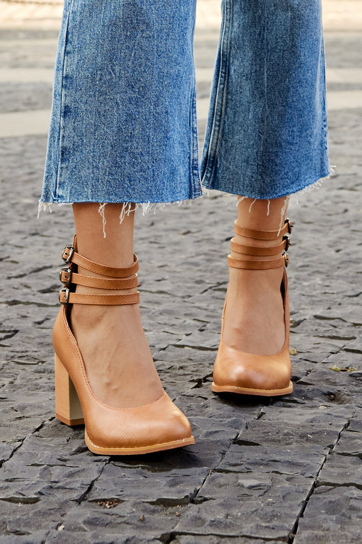 Casilda | Smooth heels with Ankle Strap and Thick Heel