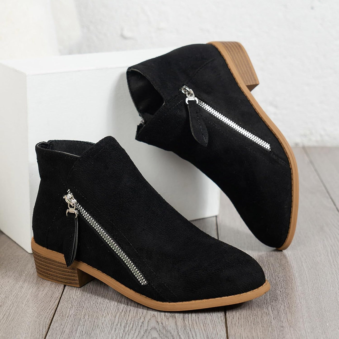 Daina - Casual Zip-Up Boots