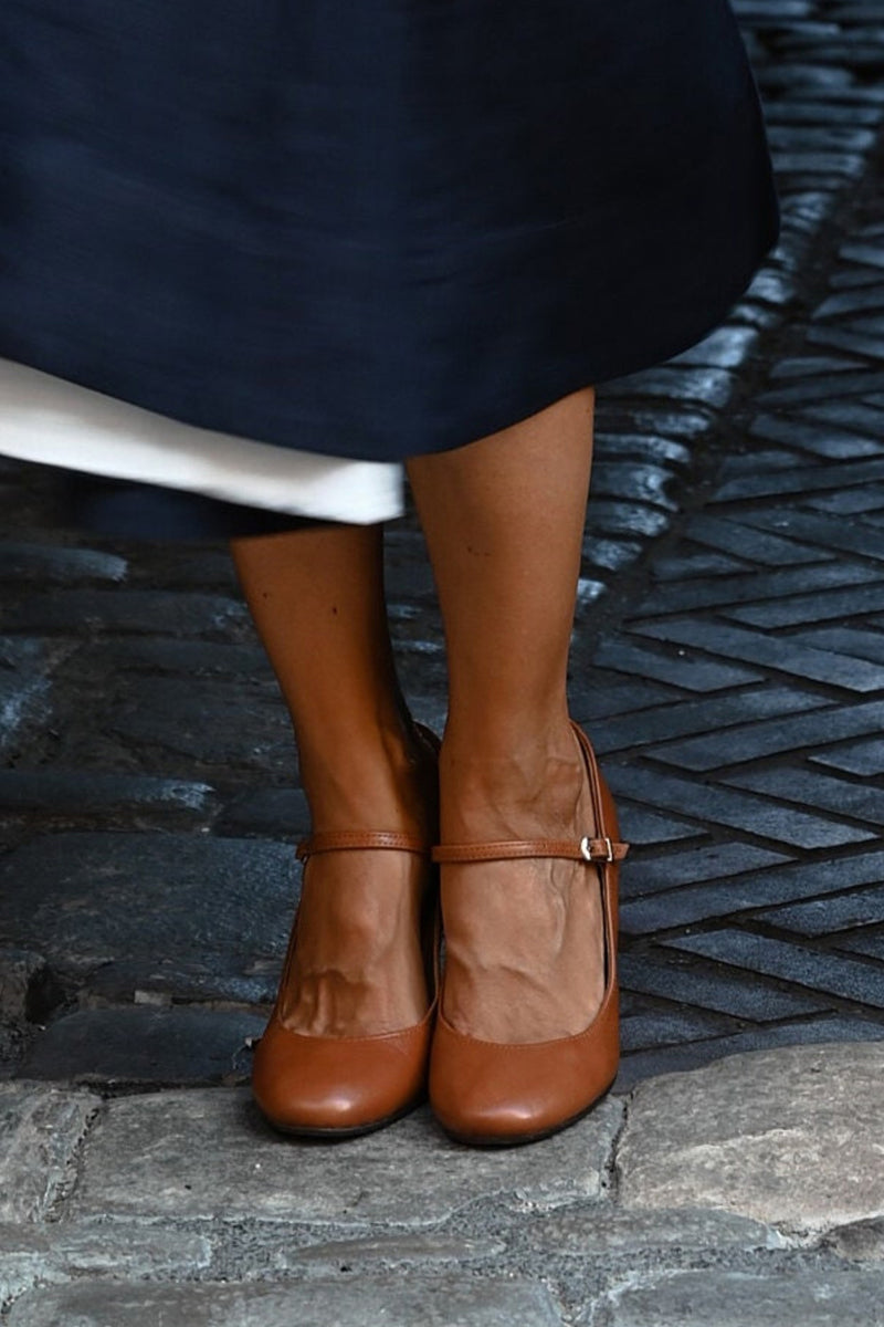 Bravina | Daily heels with strap on low heel