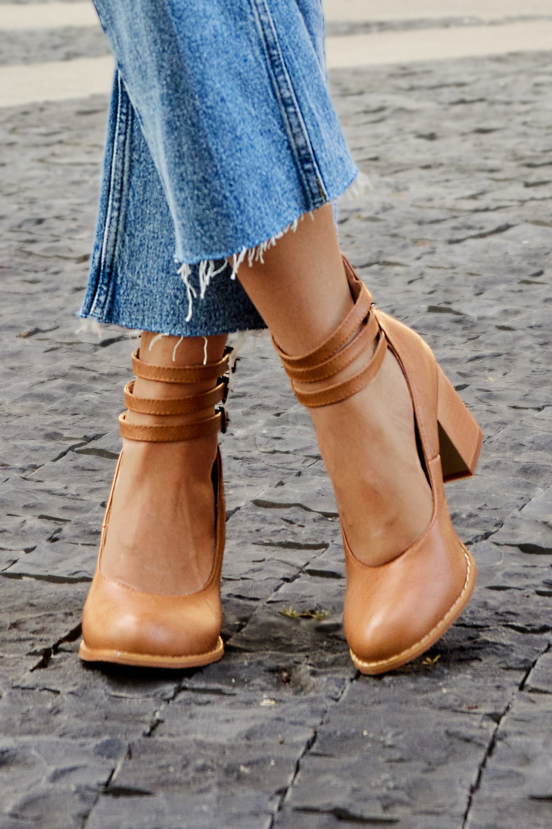Casilda | Smooth heels with Ankle Strap and Thick Heel